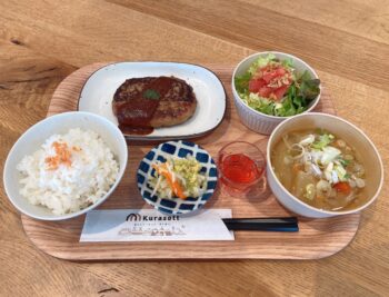 【11:00～15:00】　　　　　　　　　　　　ハンバーグランチ